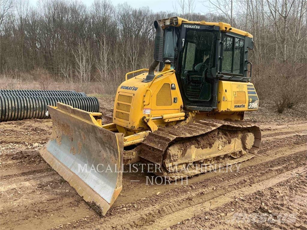Komatsu D39EX-24 履带式推土机