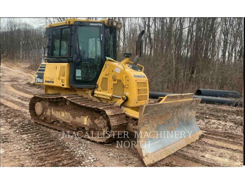 Komatsu D39EX-24 履带式推土机