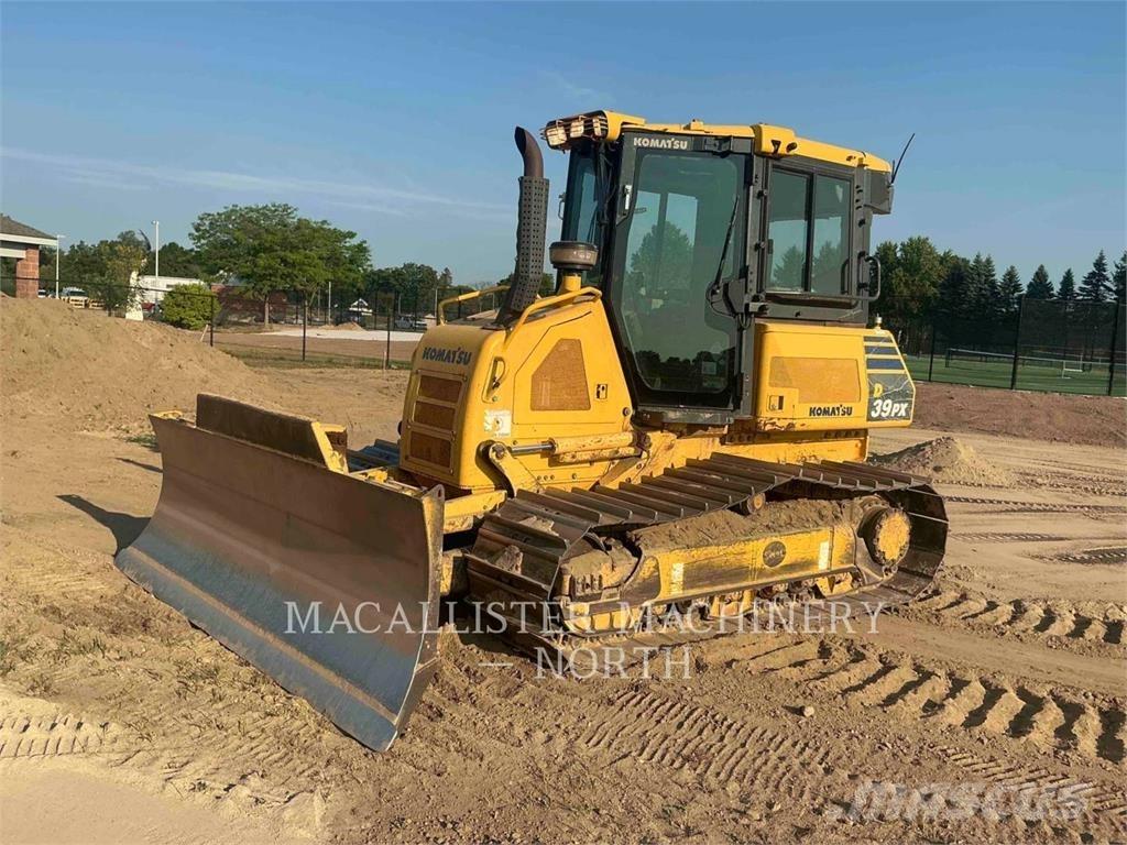 Komatsu D39PX-23 履带式推土机