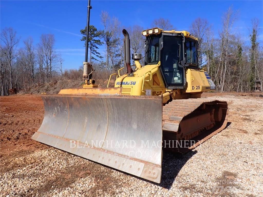 Komatsu D61PX-23 履带式推土机