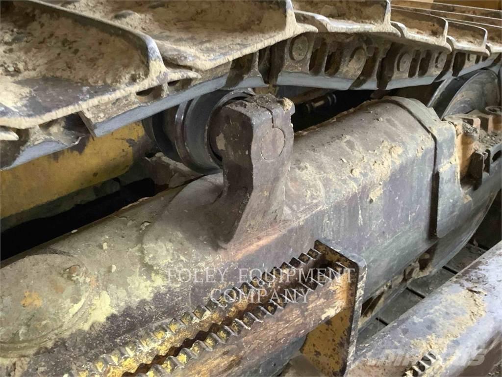 Komatsu D65EX17 履带式推土机