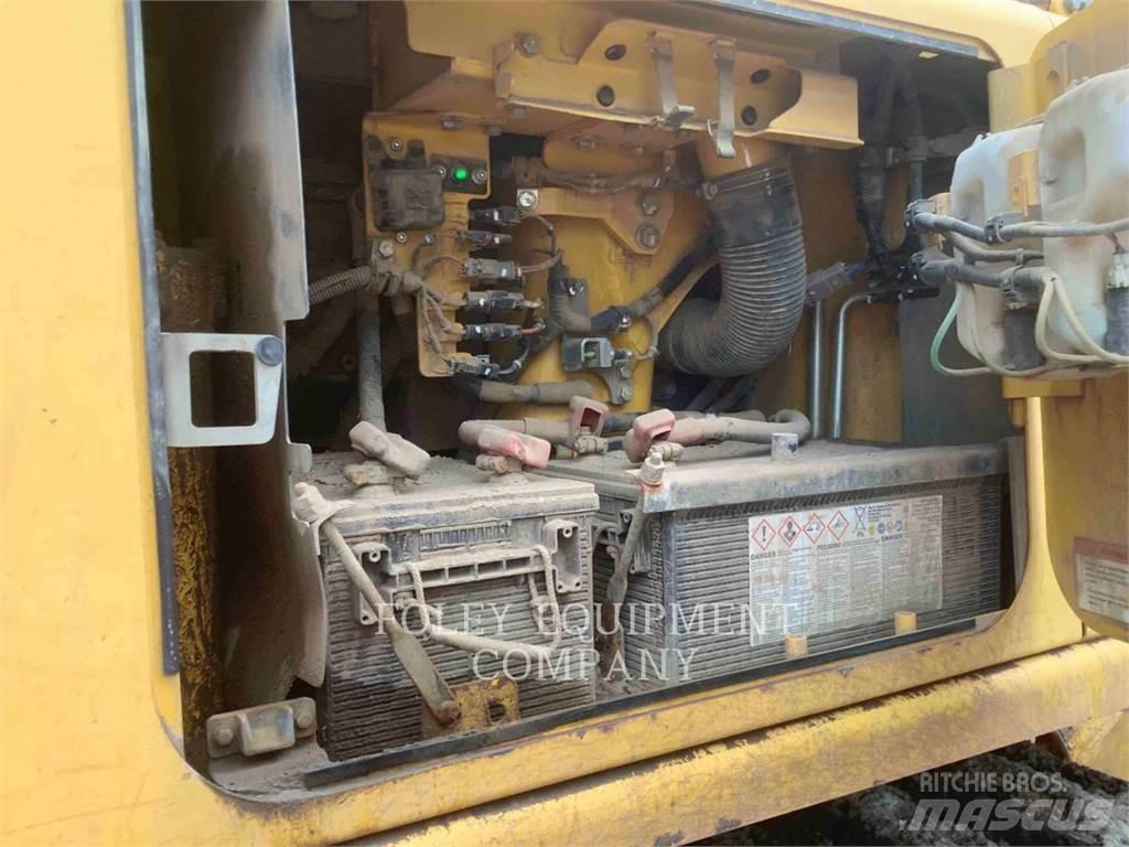 Komatsu D85EXI 履带式推土机