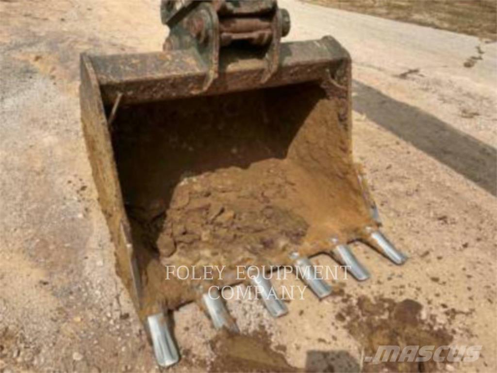 Komatsu PC210LCI11 履带挖掘机