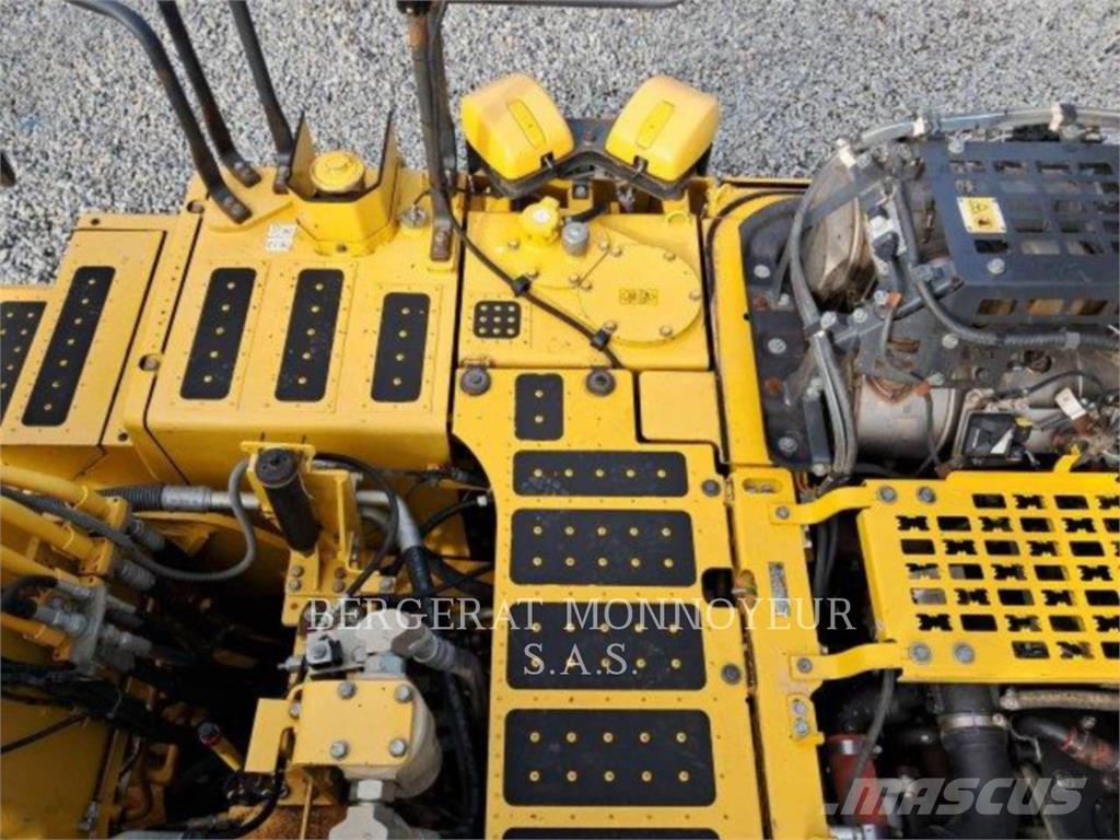 Komatsu PC240LC7 履带挖掘机