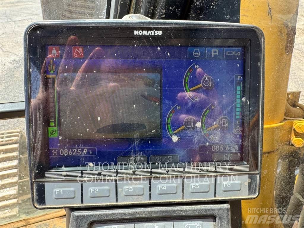 Komatsu PC390LC-11 履带挖掘机