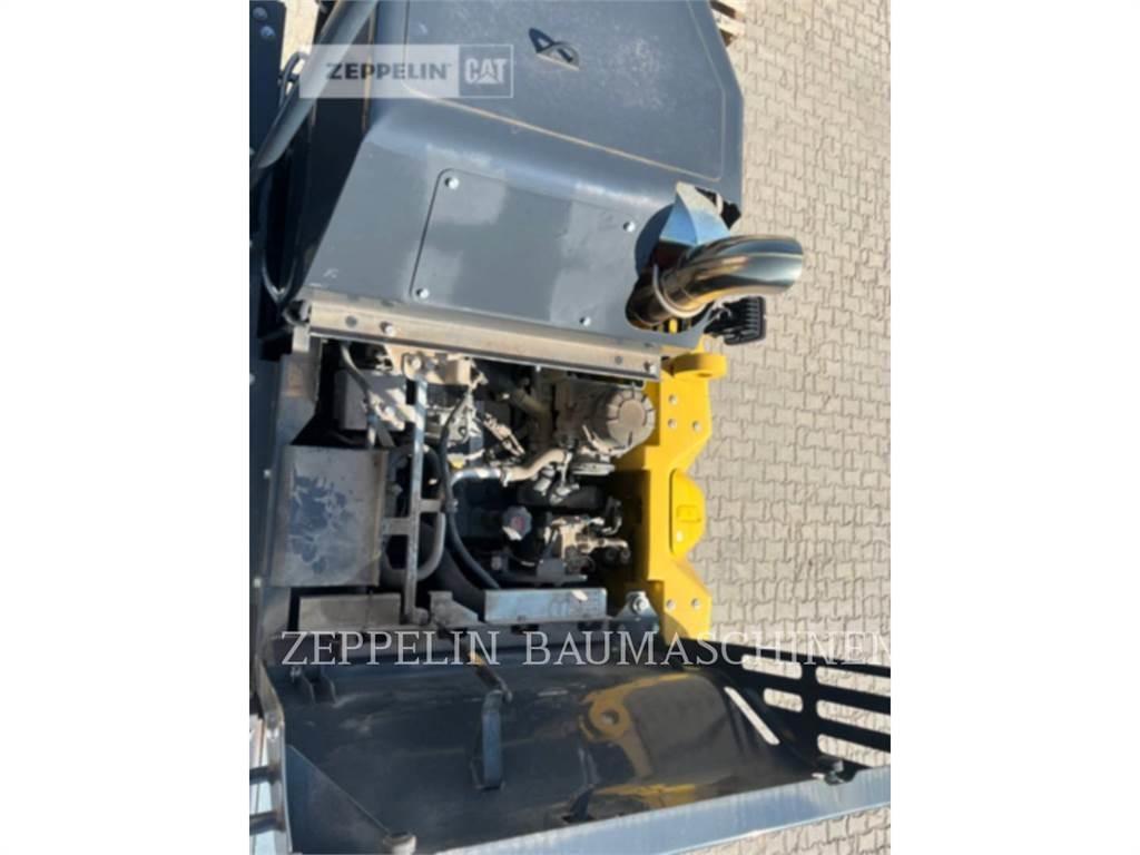 Komatsu PW148-11 轮式挖掘机
