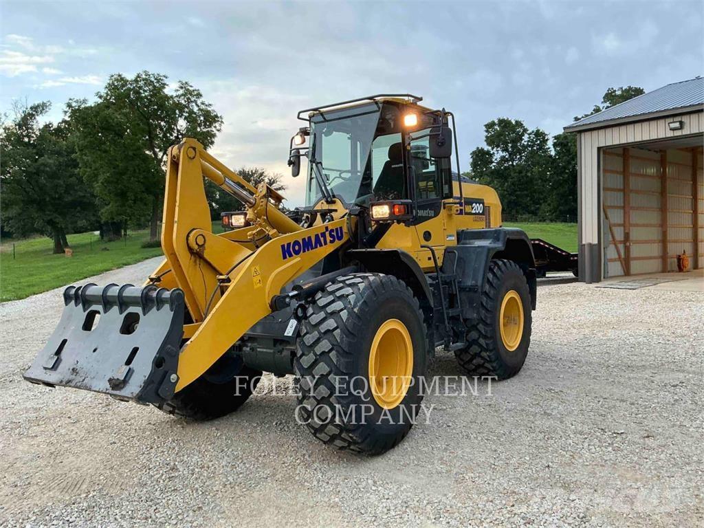 Komatsu WA200-8 轮式装载机
