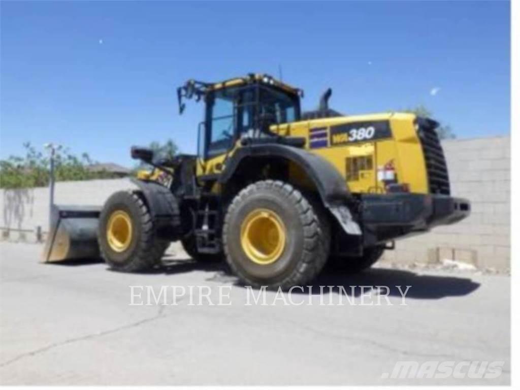 Komatsu WA380 轮式装载机
