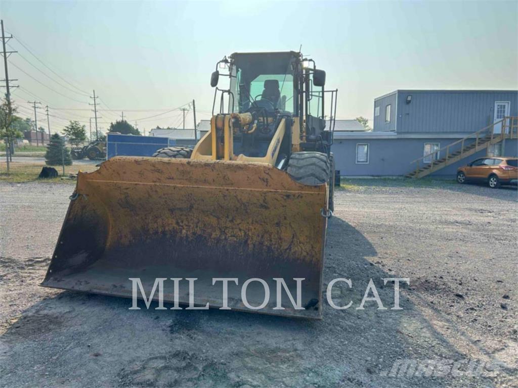 Komatsu WA380 轮式装载机