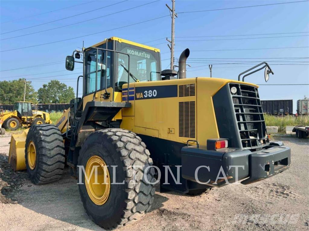 Komatsu WA380 轮式装载机