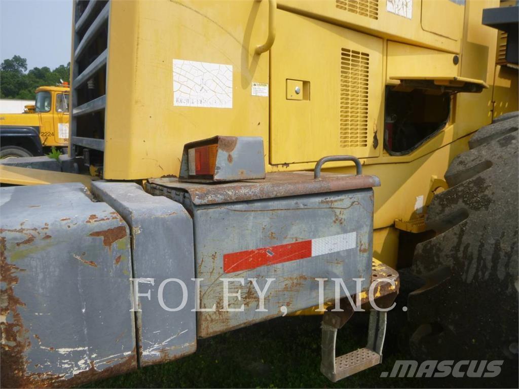 Komatsu WA500-3 轮式装载机