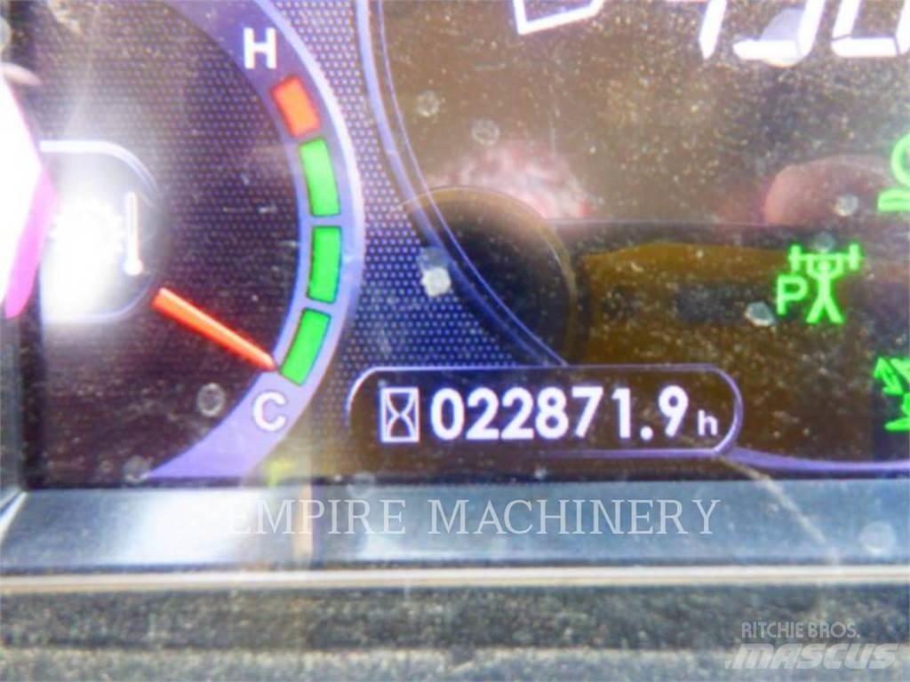 Komatsu WA600-8 轮式装载机