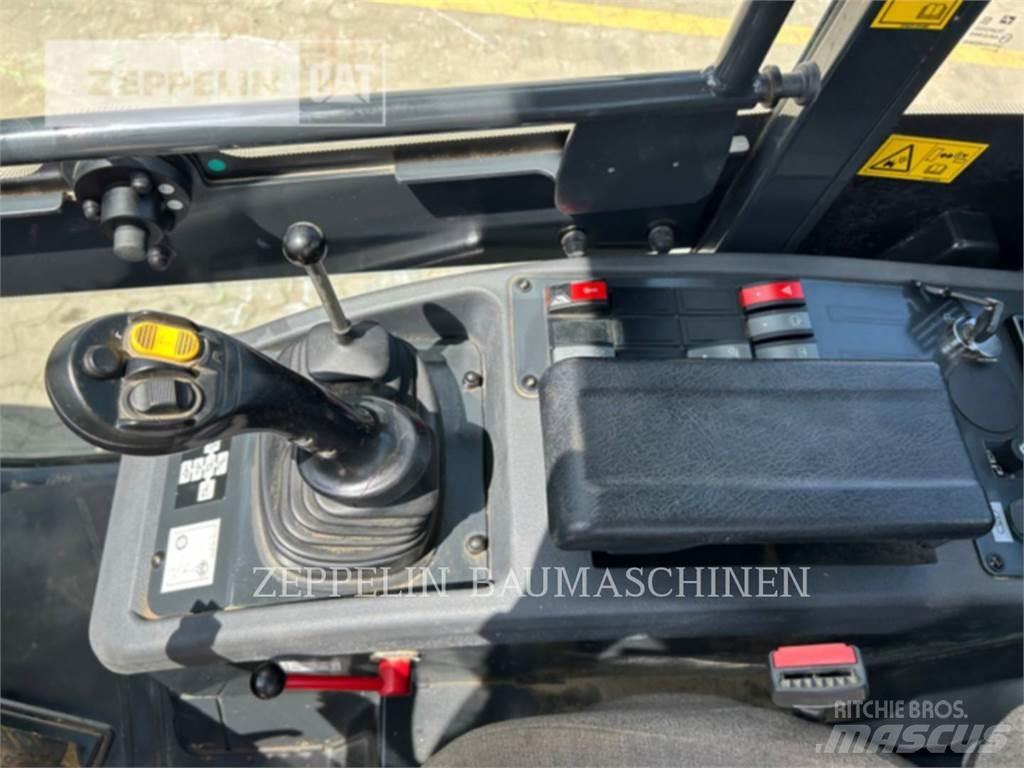 Komatsu WA80M-8EO 轮式装载机