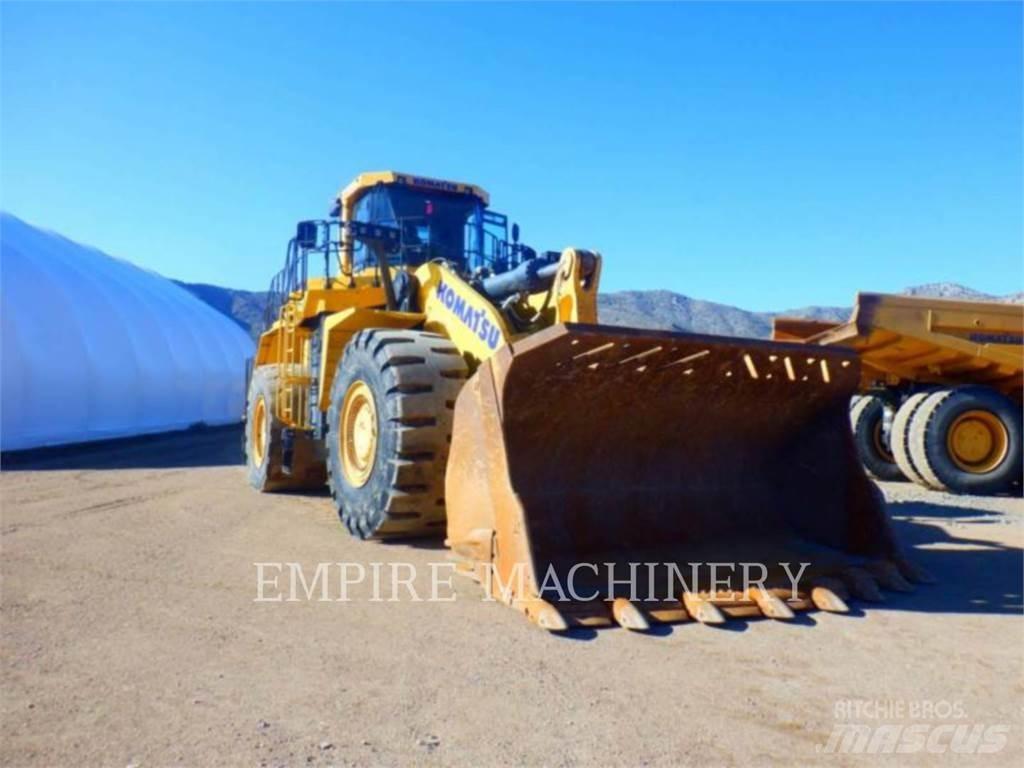 Komatsu WA900-8 轮式装载机