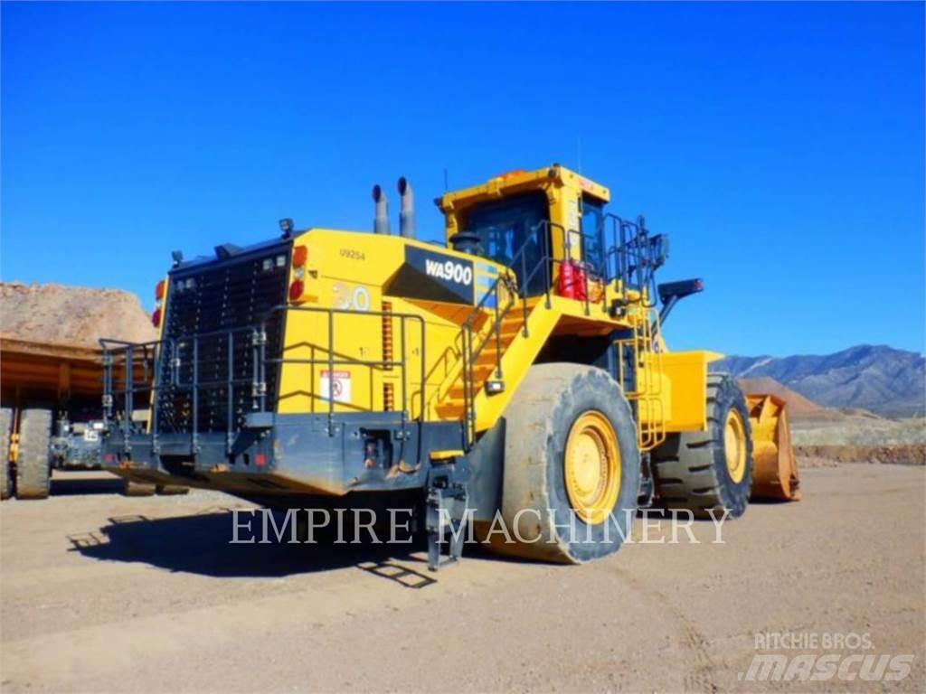 Komatsu WA900-8 轮式装载机