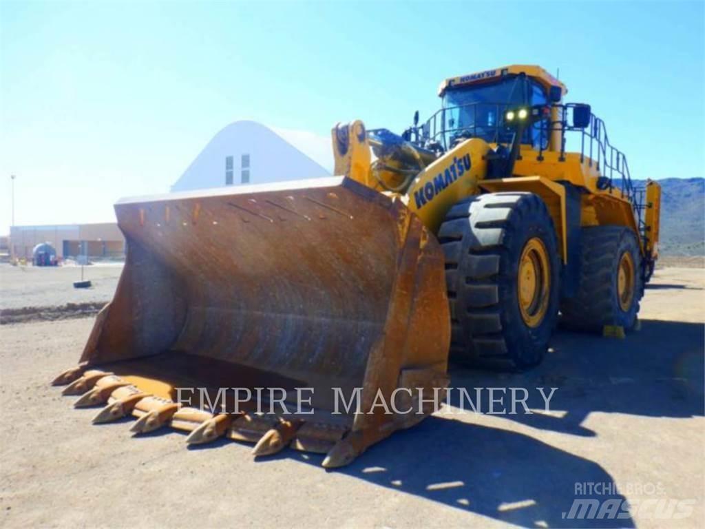 Komatsu WA900-8 轮式装载机