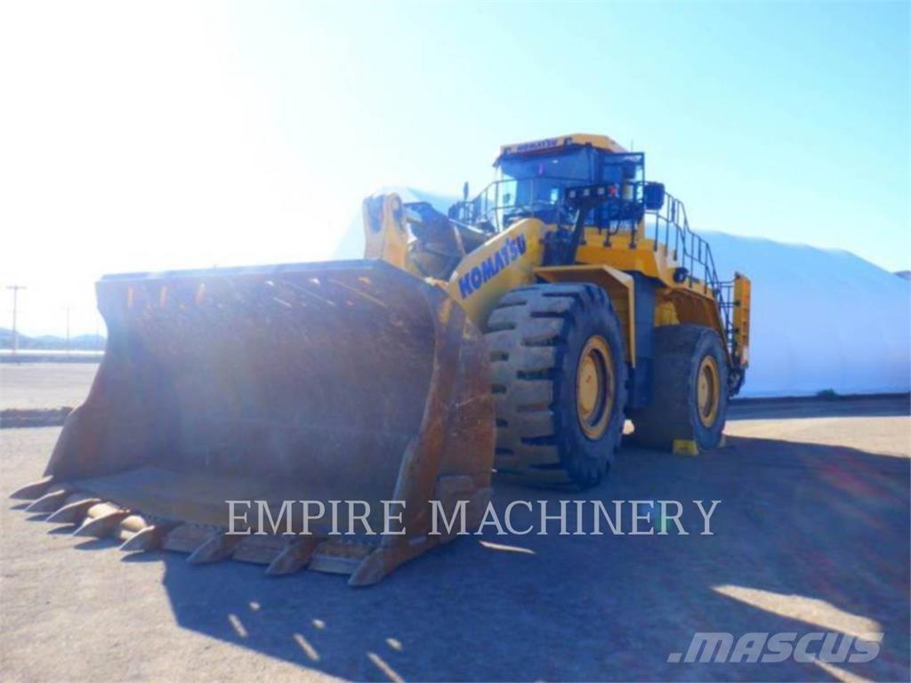 Komatsu WA900-8 轮式装载机