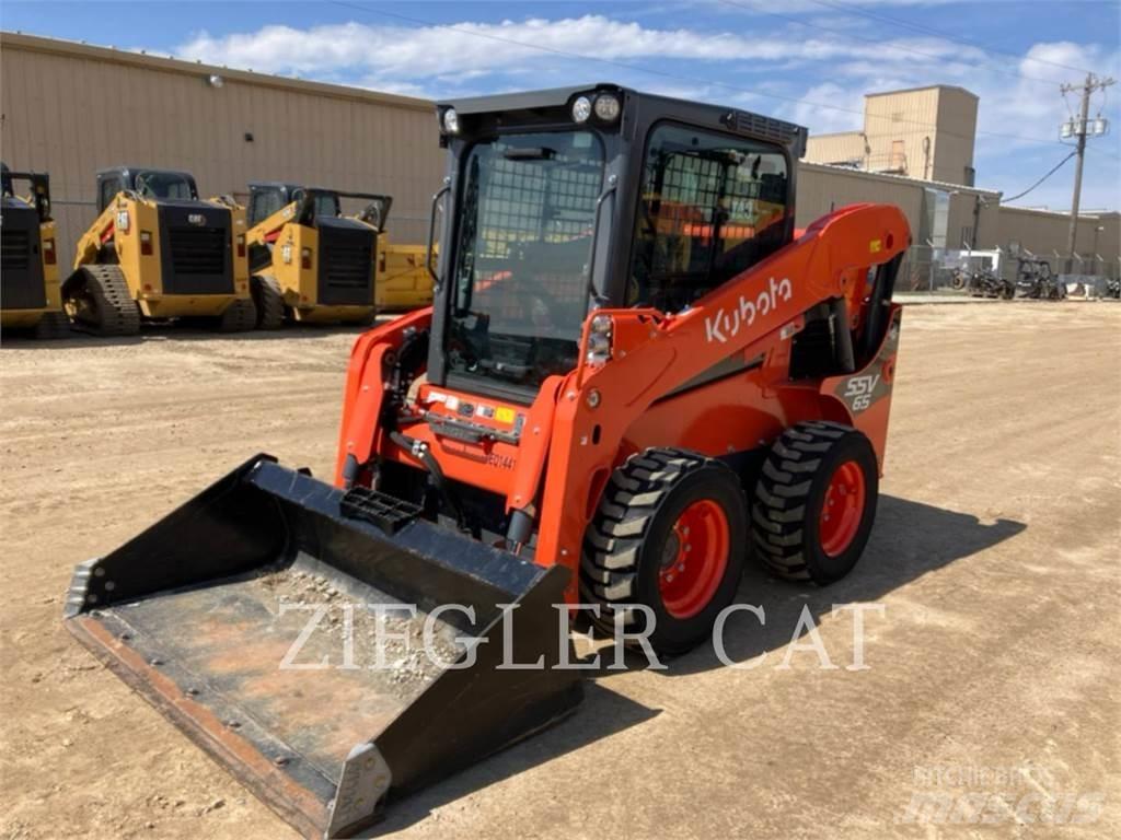 Kubota SSV65 滑移装载机