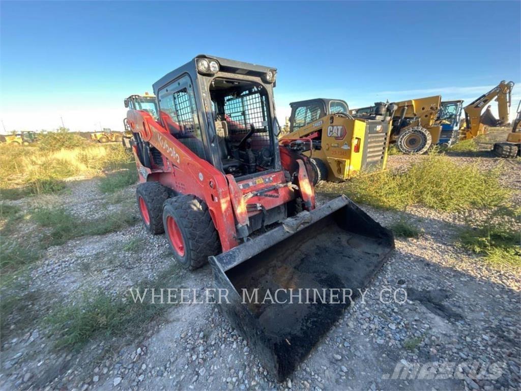 Kubota SSV75 滑移装载机