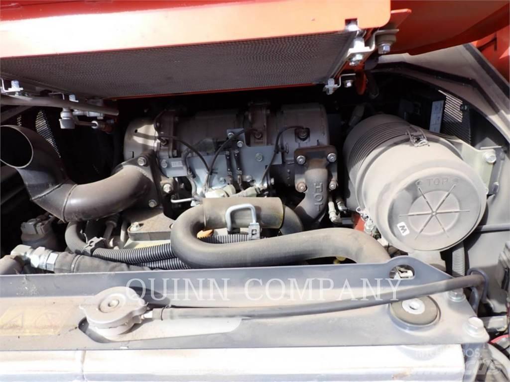 Kubota SVL65-2 滑移装载机