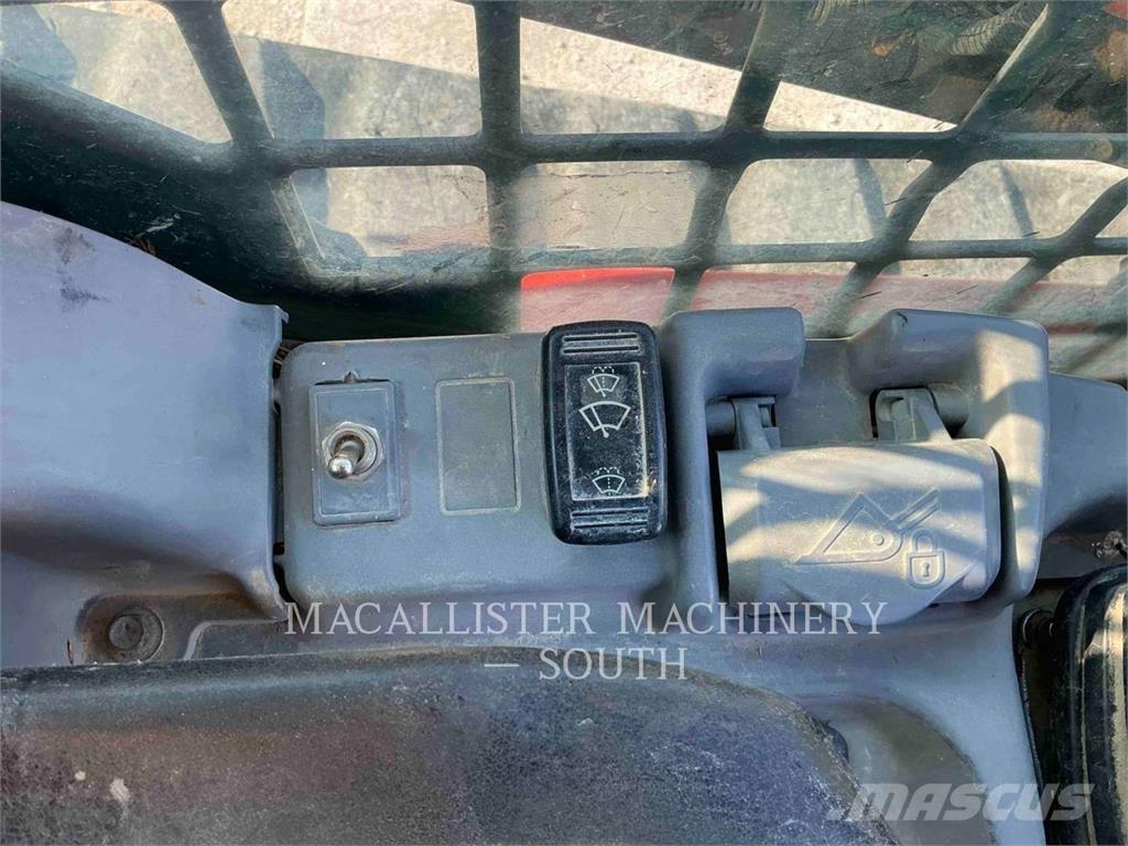 Kubota SVL75 履带式装载机