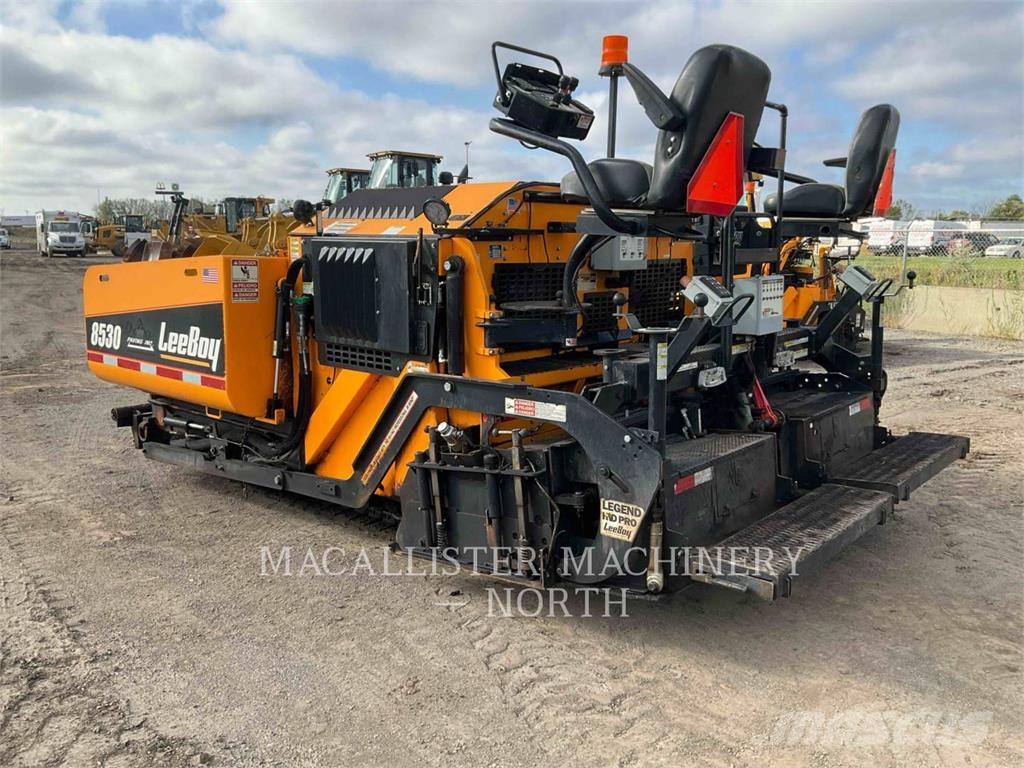 LeeBoy 8530 沥青摊铺机