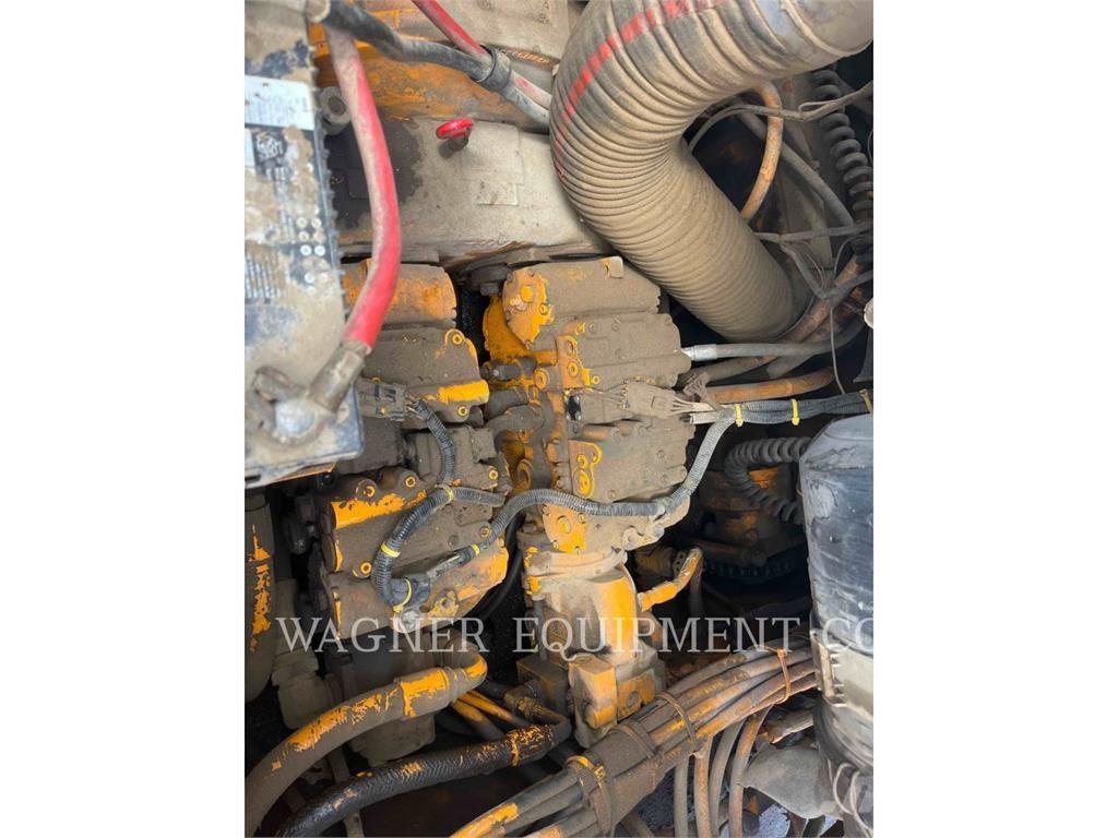 LeeBoy L8816 T 沥青摊铺机