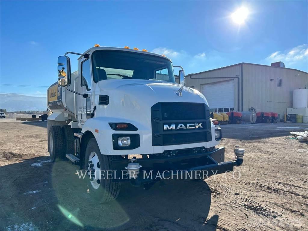 Mack WT2000 A 油罐车
