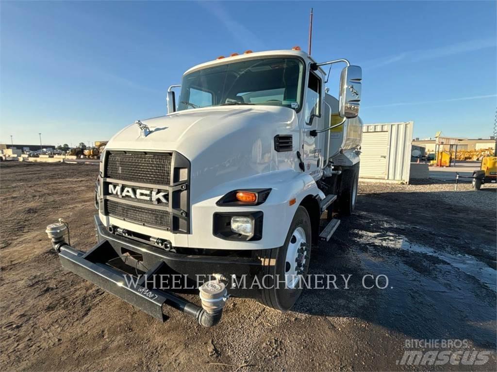 Mack WT2000 A 油罐车