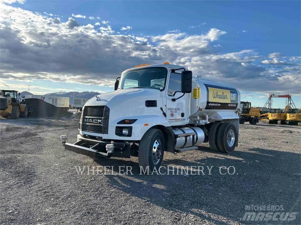 Mack WT2000 A 油罐车