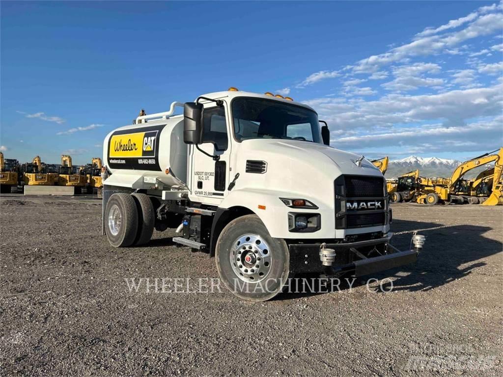 Mack WT2000 A 油罐车