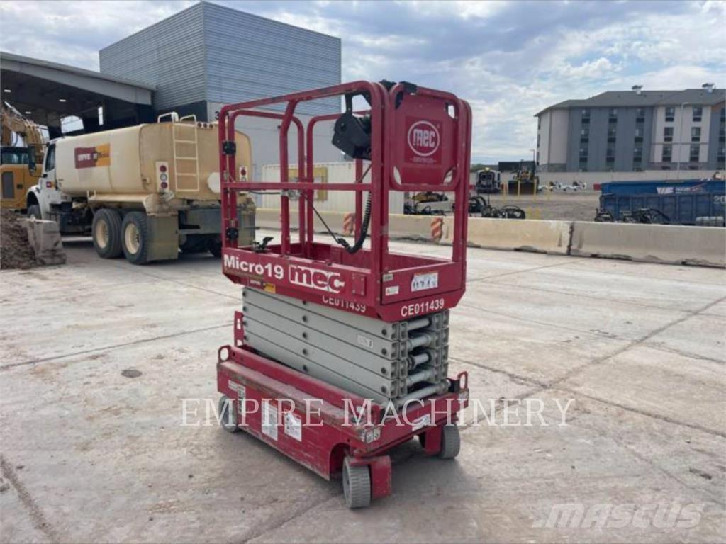 MEC MICRO 19 曲臂高空工作平台