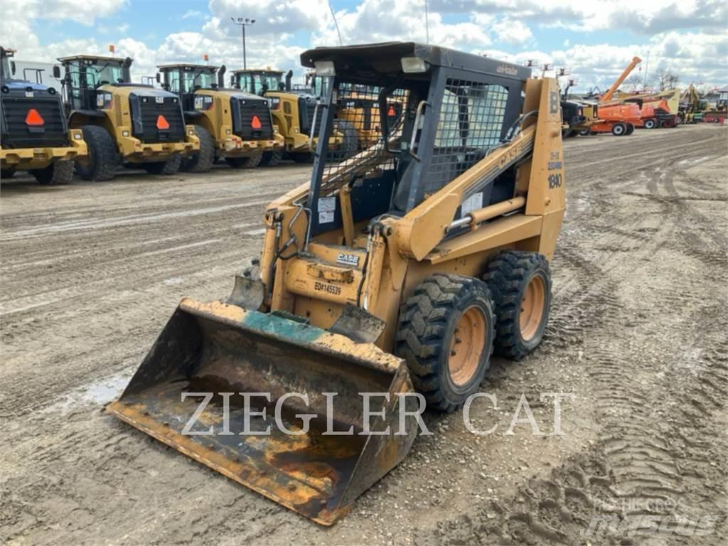 New Holland 1840 滑移装载机