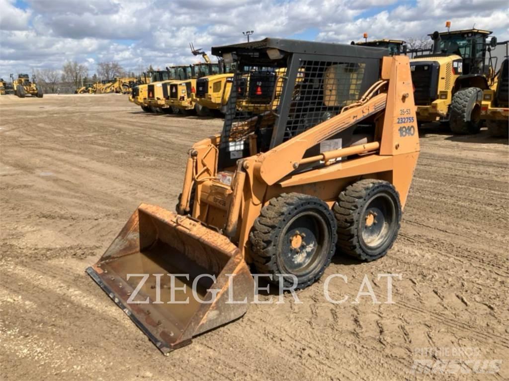 New Holland 1840 滑移装载机