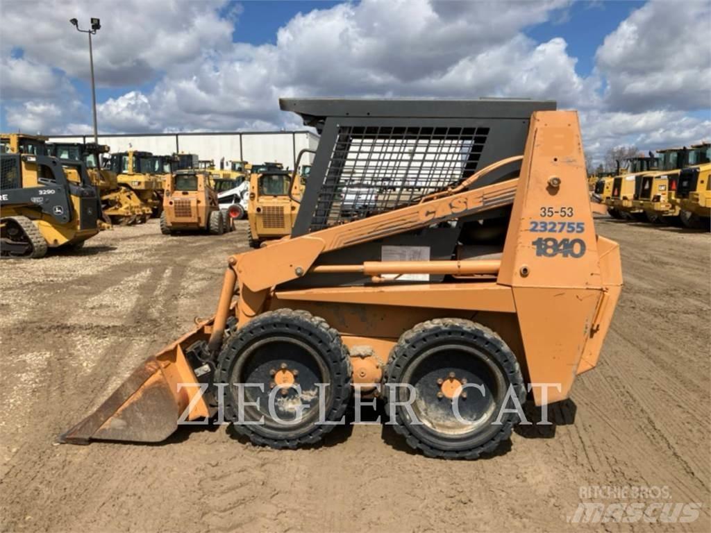 New Holland 1840 滑移装载机