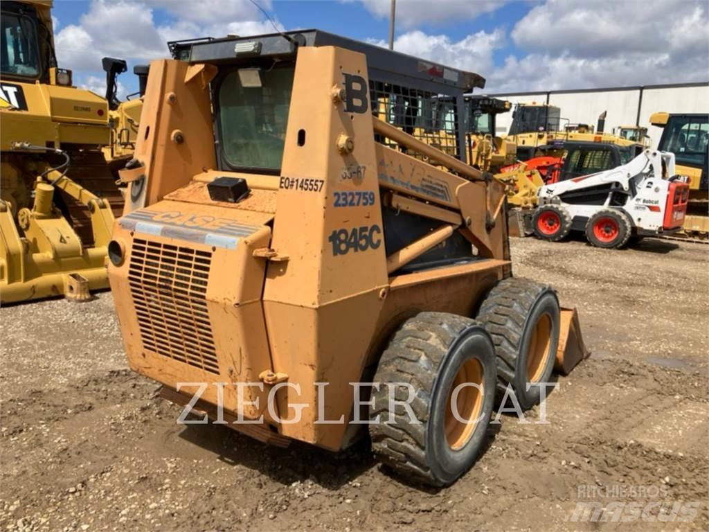 New Holland 1845 滑移装载机