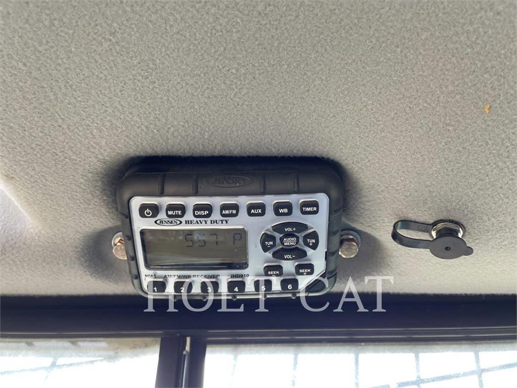 New Holland C237 履带式装载机