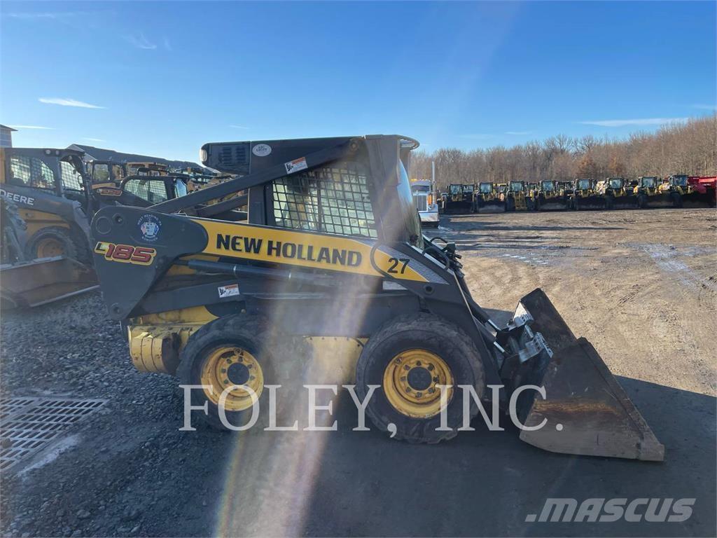 New Holland L185 滑移装载机
