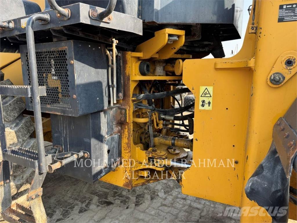 SEM MACHINERY SEM660D 轮式装载机