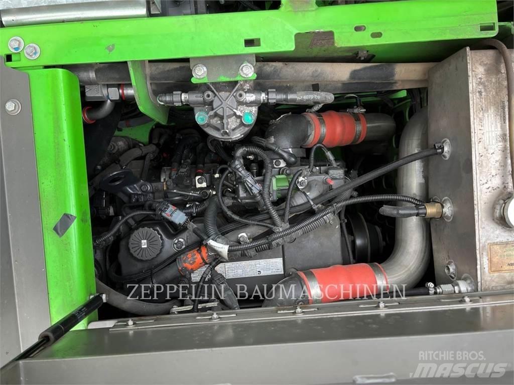 Sennebogen 821E 组装挖掘机