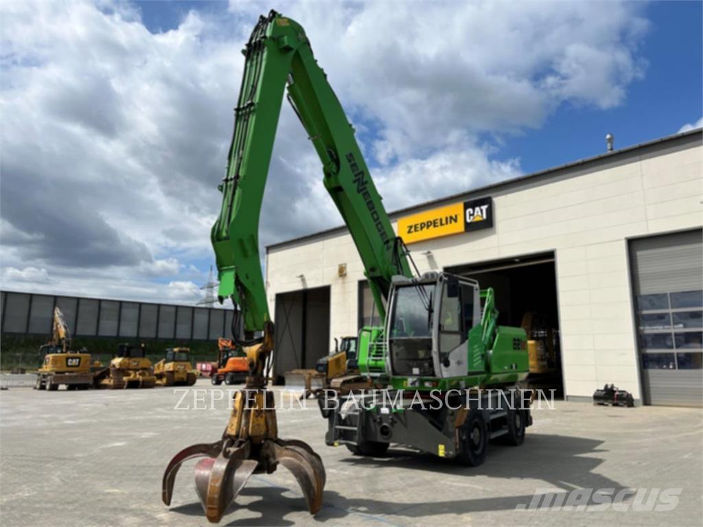 Sennebogen 821E 组装挖掘机