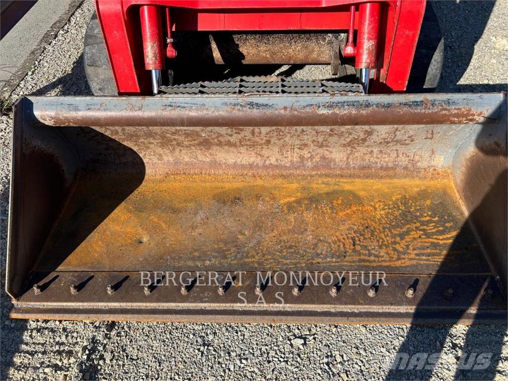 Takeuchi TL12 履带式装载机