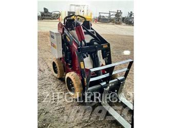 Toro E-DINGO 500 滑移装载机