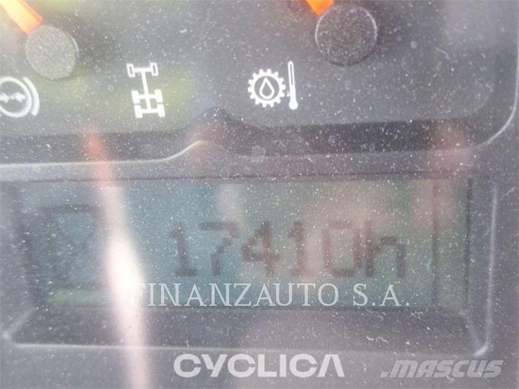 Volvo A25D 铰接式自卸车