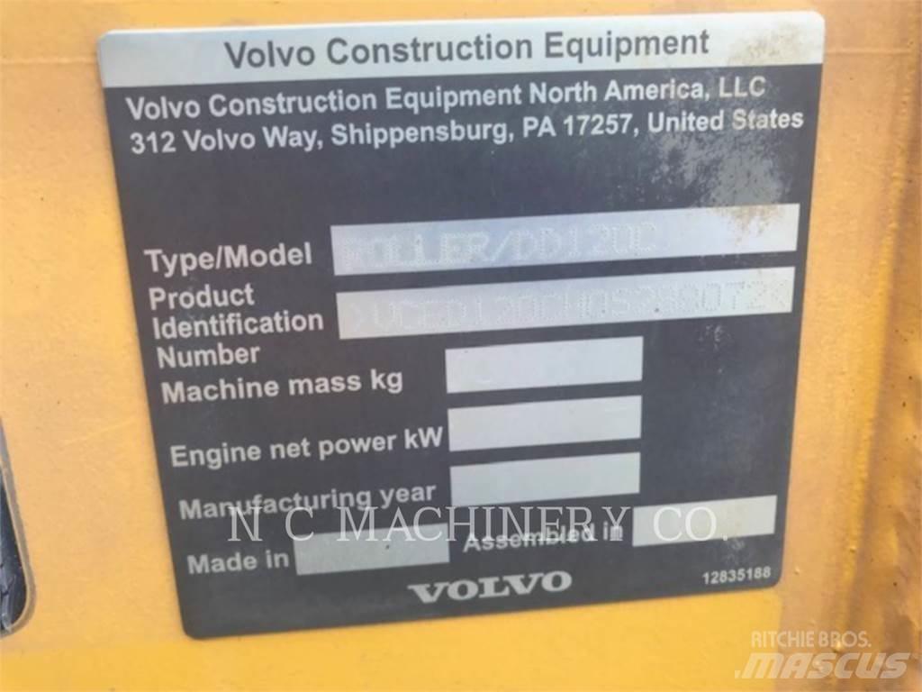Volvo DD120C 沥青摊铺机