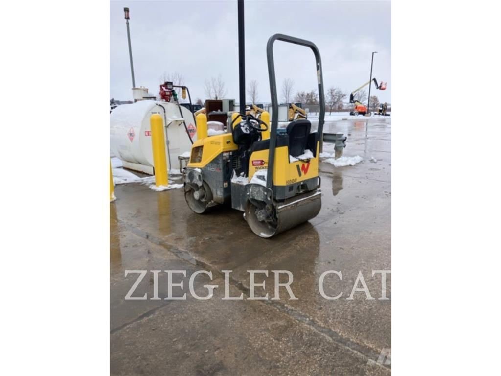 Wacker RD12 双轮压路机