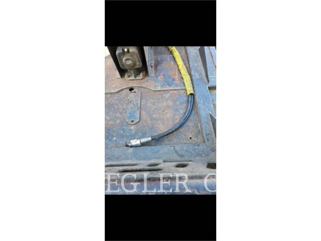 Wildcat BRUSH CUTTER 72 牧场割草机和切顶器