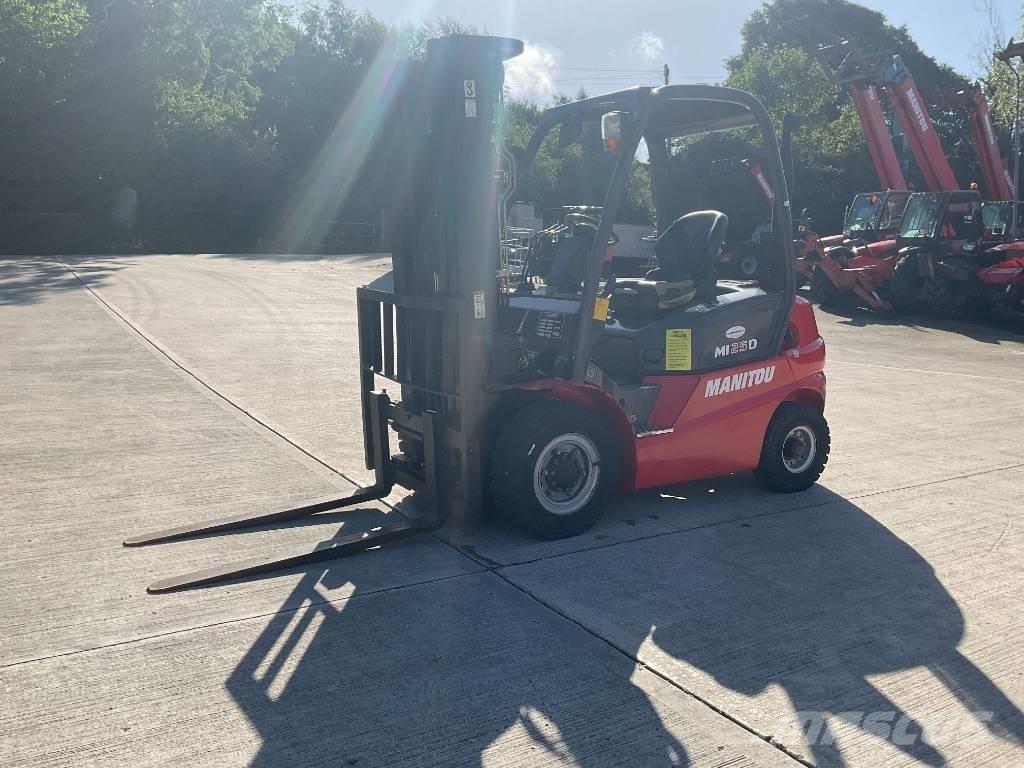 Manitou MI 25 G 伸缩臂叉装车|叉装车