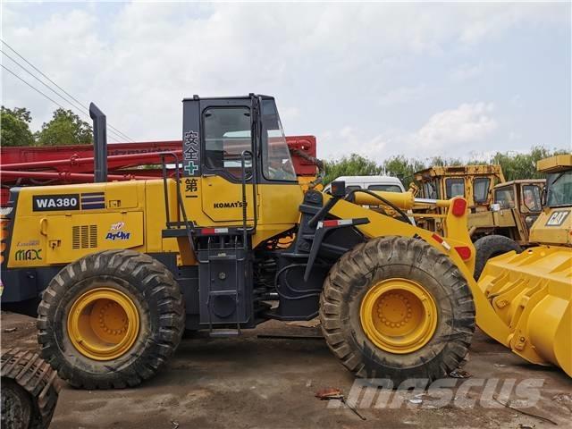 Komatsu WA 380 轮式装载机