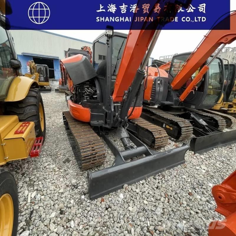 Kubota KX 165 中型挖掘机